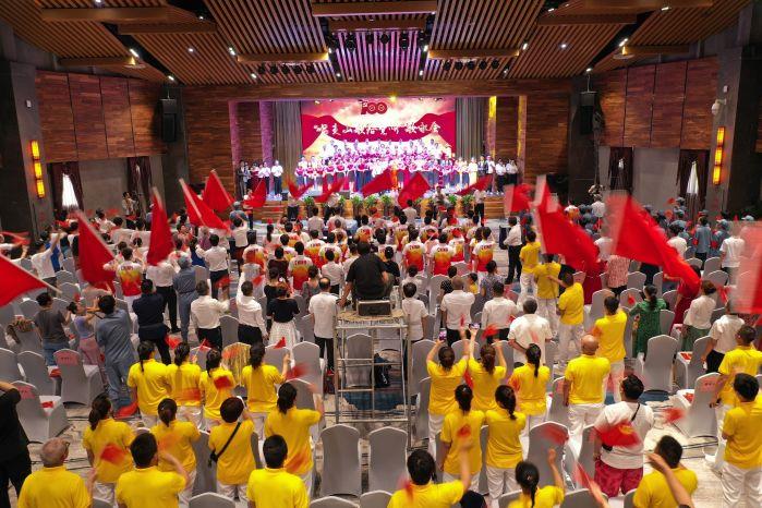 12、清江公司“唱支山歌給黨聽”歌詠會(huì)現(xiàn)場(chǎng)（呂新宇 攝）